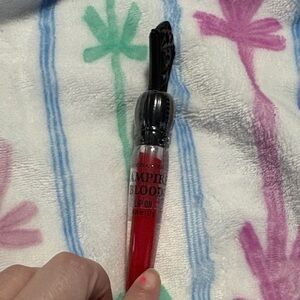 Vampire Blood Lip oil